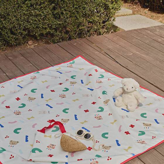 ins style picnic cloth animal picnic mat outdoor moisture-proof mat spring outing lawn mat outing cartoon camping mat 
ins style picnic cloth animal picnic mat outdoor moisture-proof mat spring outing lawn mat outing cartoon camping mat