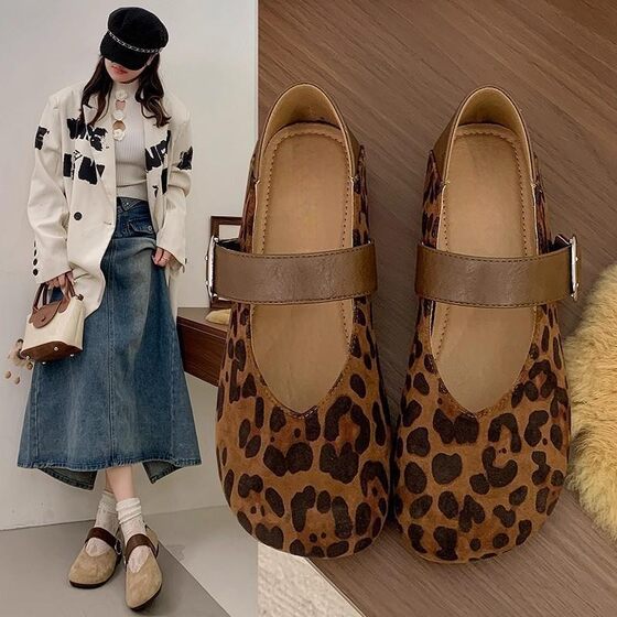 One-length leopard print Mary Jane shoes for women 2025 autumn retro inner heightened soft sole shallow mouth single shoes
One-length leopard print Mary Jane shoes for women 2025 autumn retro inner heightened soft sole shallow mouth single shoes
