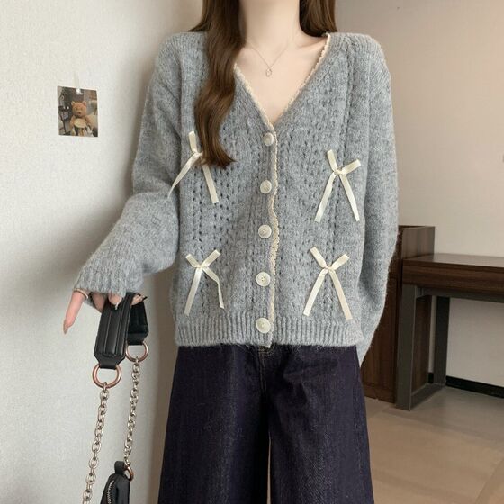 Large size women's slim e-short sweater jacket autumn and winter fat girl is unique and beautiful knitted cardigan
Large size women's slim e-short sweater jacket autumn and winter fat girl is unique and beautiful knitted cardigan