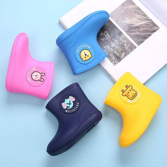 Children's rain boots boys and girls water shoes thickened warm soft bottom rain boots non-slip children's waterproof shoes
Children's rain boots boys and girls water shoes thickened warm soft bottom rain boots non-slip children's waterproof shoes