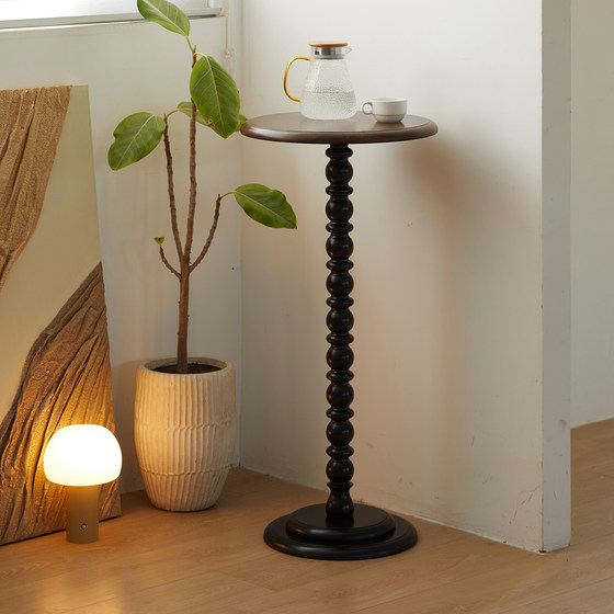 Solid wood French retro side table small coffee table living room sofa corner household balcony small round table bedside storage rack
Solid wood French retro side table small coffee table living room sofa corner household balcony small round table bedside storage rack