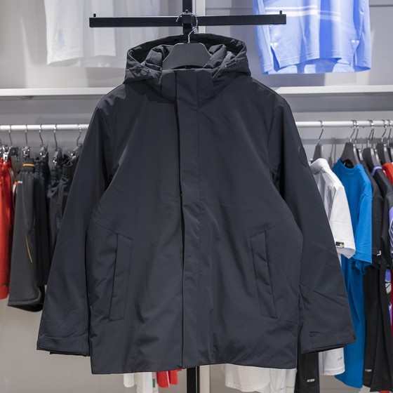 Li Ning authentic group buying series men's simple and versatile windproof and warm sports hooded down jacket AYMU291-5
Li Ning authentic group buying series men's simple and versatile windproof and warm sports hooded down jacket AYMU291-5