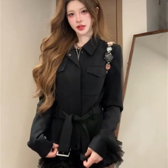 Qianjin style high-end black lace-up waist short windbreaker jacket for women's autumn design slim jacket top
Qianjin style high-end black lace-up waist short windbreaker jacket for women's autumn design slim jacket top