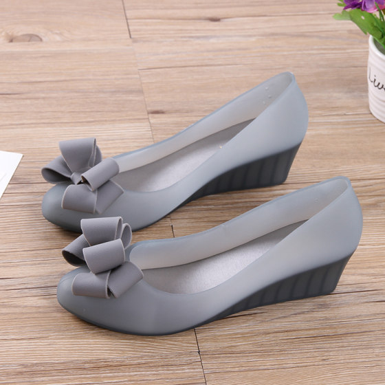 Modern rain bears female fashion models wears waterproof and water -proof water -proof shoes summer plastic sandals rubber shoe slope jelly shoes Modern rain bears female fashion models wears waterproof and water -proof water -proof shoes summer plastic sandals rubber shoe slope jelly shoes