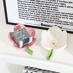 Cute flower creative ceramic soap box drain household wash basin soap storage rack high-value soap dish Cute flower creative ceramic soap box drain household wash basin soap storage rack high-value soap dish