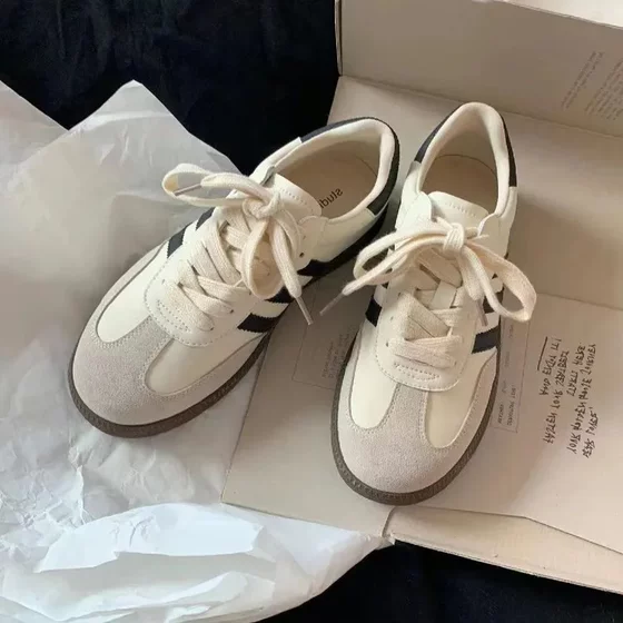 Large size casual frosted board shoes for spring and autumn women's new sports versatile retro single shoe shoes for women's shoes for women
Large size casual frosted board shoes for spring and autumn women's new sports versatile retro single shoe shoes for women's shoes for women