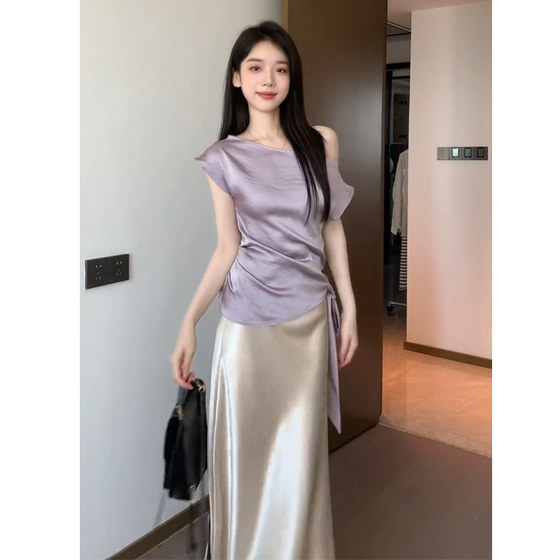 JIAHUI STUDIO Satin design, slim and slim small shirt, satin temperament, high-end skirt
JIAHUI STUDIO Satin design, slim and slim small shirt, satin temperament, high-end skirt