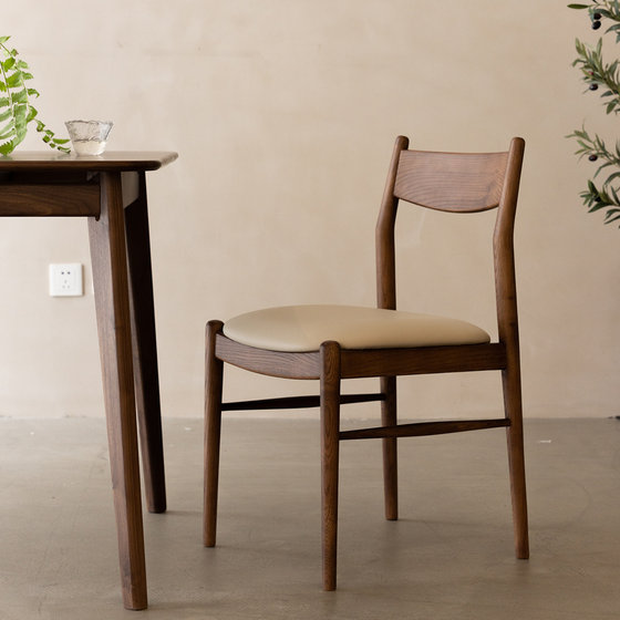 Out of life, white dining chair, solid wood, household living room, simple soft bag cushion, dining chair, Japanese leisure chair
Out of life, white dining chair, solid wood, household living room, simple soft bag cushion, dining chair, Japanese leisure chair