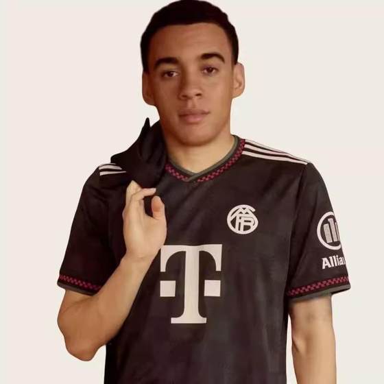 2526 Bayern's second away jersey No. 10 Musiara No. 9 Kane No. 25 Muller Football Sportswear
2526 Bayern's second away jersey No. 10 Musiara No. 9 Kane No. 25 Muller Football Sportswear