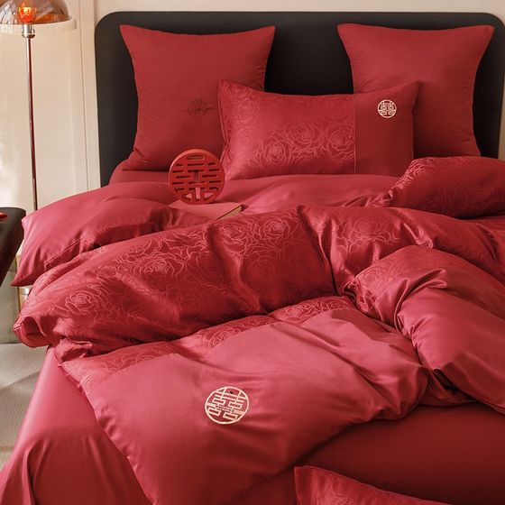 Class A fashion wedding four-piece set wedding red quilt cover bed cover new wedding bedding style wedding room wedding quilt
Class A fashion wedding four-piece set wedding red quilt cover bed cover new wedding bedding style wedding room wedding quilt