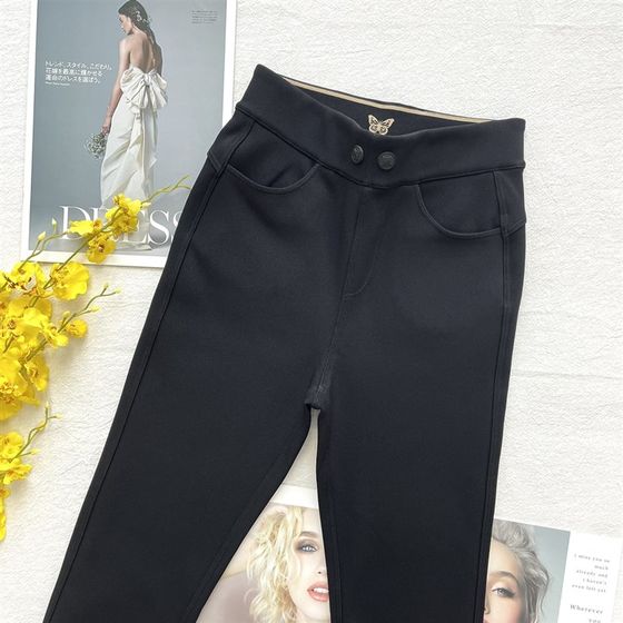 Light warm blessing butterfly small black trousers, caviar, wearing pants outside the winter thickened, warm, high waist, thin tights, pencil pants
Light warm blessing butterfly small black trousers, caviar, wearing pants outside the winter thickened, warm, high waist, thin tights, pencil pants