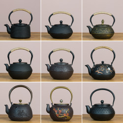 New Chinese-style hotel soft-decorated cast iron teapot tea room model room ancient rack decoration O ornaments teapot retro Japanese iron New Chinese-style hotel soft-decorated cast iron teapot tea room model room ancient rack decoration O ornaments teapot retro Japanese iron