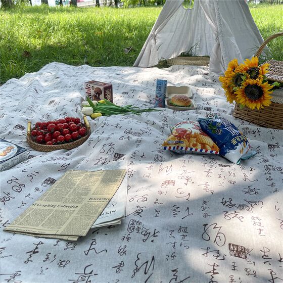 Grass picnic mat waterproof outdoor picnic cloth cotton and linen beach cloth sand-proof picnic camping mat supplies 
Grass picnic mat waterproof outdoor picnic cloth cotton and linen beach cloth sand-proof picnic camping mat supplies