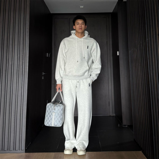 JZD Light Gray/Coffee/Black American High Street Sports and Leisure Set Silhouette Hooded Sweater Straight Tight Sweater Pants Men
JZD Light Gray/Coffee/Black American High Street Sports and Leisure Set Silhouette Hooded Sweater Straight Tight Sweater Pants Men
