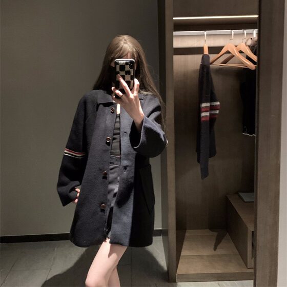 THOM BIRUCRO Women's Wool Woolen Jacket Mid-length Autumn and Winter Coat Lapel Fashion TB New Style
THOM BIRUCRO Women's Wool Woolen Jacket Mid-length Autumn and Winter Coat Lapel Fashion TB New Style