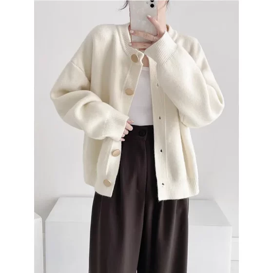 Round neck solid color loose knitted cardigan for women in autumn and winter new casual simple soft glutinous lazy style gentle sweater jacket
Round neck solid color loose knitted cardigan for women in autumn and winter new casual simple soft glutinous lazy style gentle sweater jacket