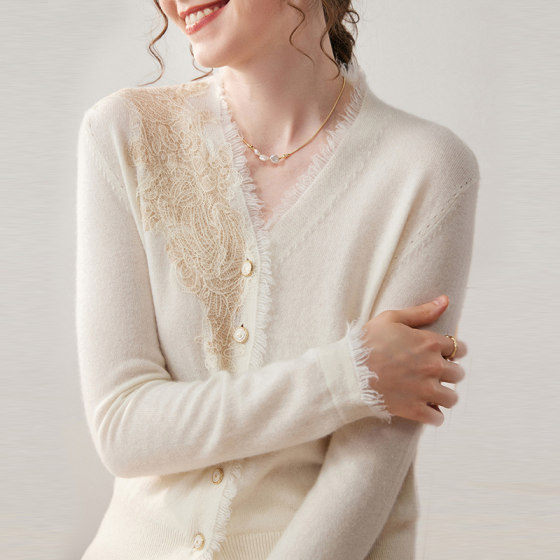 Light luxury French lace spliced cashmere sweater for women high-end sweater knitted cardigan long-sleeved design cardigan jacket
Light luxury French lace spliced cashmere sweater for women high-end sweater knitted cardigan long-sleeved design cardigan jacket