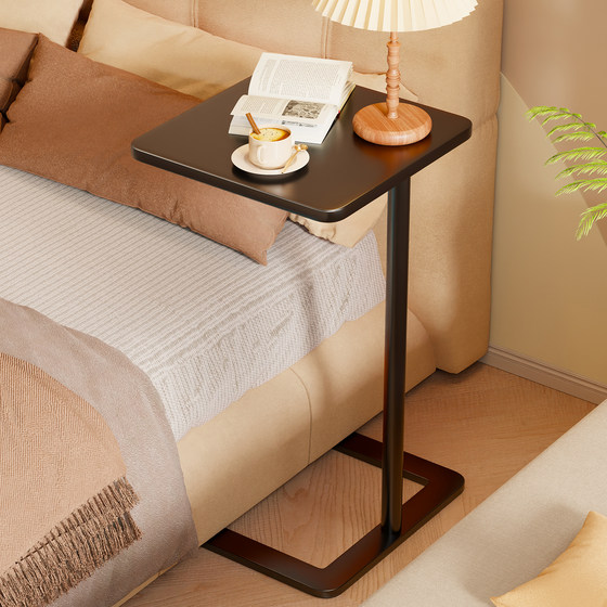 A few bedrooms, bedside tables, living room sofa, mini table storage rack, balcony simple small tea table
A few bedrooms, bedside tables, living room sofa, mini table storage rack, balcony simple small tea table