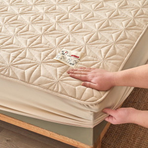 Class A raw cotton soybean cotton tucked cotton single piece pure cotton thickened anti-slip Simmons mattress protective cover dustproof bed cover 
Class A raw cotton soybean cotton tucked cotton single piece pure cotton thickened anti-slip Simmons mattress protective cover dustproof bed cover