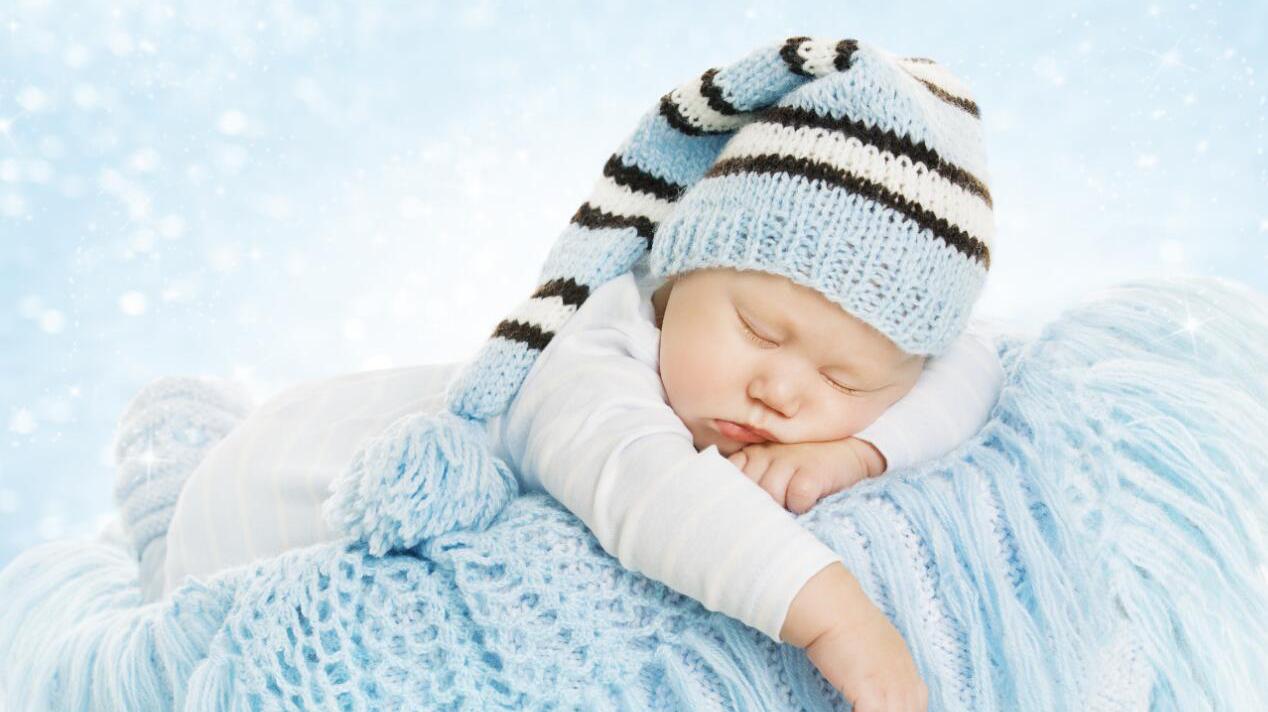 宝宝睡觉易着凉，年龄不同如何应对？