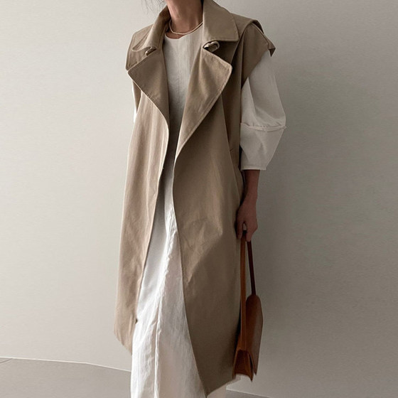 South Korea Chic Autumn Retro British Style lapel double pocket design over -the -knee trench coat vest female
South Korea Chic Autumn Retro British Style lapel double pocket design over -the -knee trench coat vest female