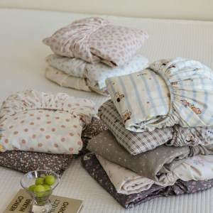 Class A pure cotton double-layer gauze bed cover mattress protector small fresh bed sheet bed cover sheet bed sheet 
Class A pure cotton double-layer gauze bed cover mattress protector small fresh bed sheet bed cover sheet bed sheet