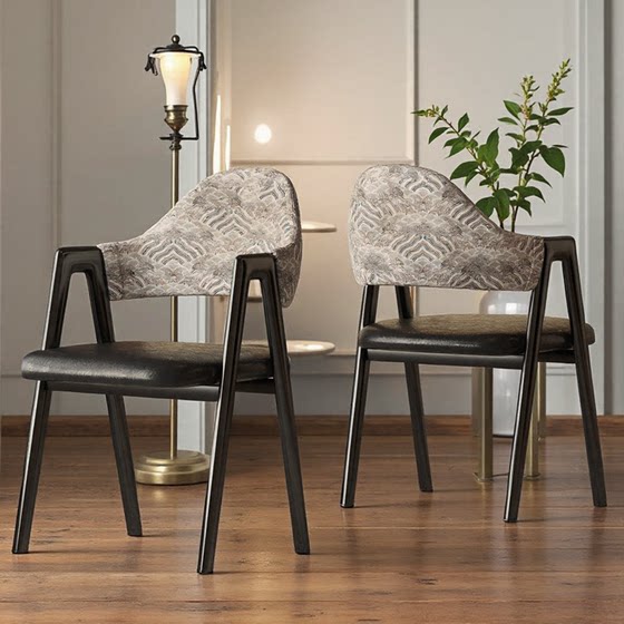 Medium style dining chairs for home use 2025 new light luxury high-end restaurant backrest stool Italian minimalist dining table and chairs Medium style dining chairs for home use 2025 new light luxury high-end restaurant backrest stool Italian minimalist dining table and chairs