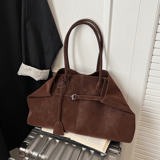 High-end retro commuter bag women's 2025 new autumn and winter fashionable shoulder bag large capacity tote bag 
High-end retro commuter bag women's 2025 new autumn and winter fashionable shoulder bag large capacity tote bag