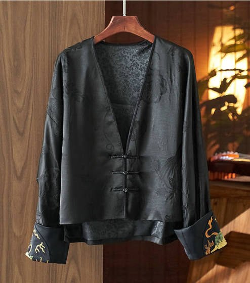 Large brand withdrawal cabinet women's new classical national style embroidery silk top improves new Chinese plate buckle cardigan jacket Large brand withdrawal cabinet women's new classical national style embroidery silk top improves new Chinese plate buckle cardigan jacket