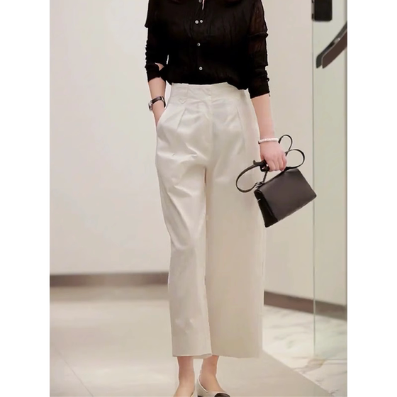 Simple and versatile white loose temperament casual wide-leg straight-leg pants for women in spring new fashionable high-waisted nine-point pants
Simple and versatile white loose temperament casual wide-leg straight-leg pants for women in spring new fashionable high-waisted nine-point pants