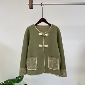 Middle-aged mother sweater top 2025 new thick women's round neck jacket autumn and winter small fragrance style women's cardigan 
Middle-aged mother sweater top 2025 new thick women's round neck jacket autumn and winter small fragrance style women's cardigan