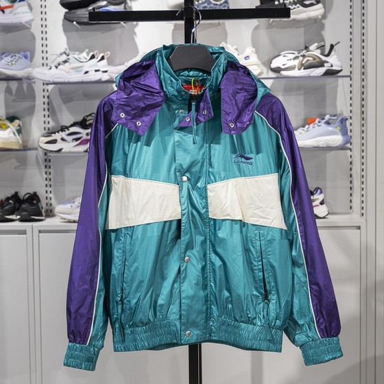 Li Ning Sports Trench Coat Paris Fashion Week Theme Series Couple Loose Contrast Jacket AFDQ729
Li Ning Sports Trench Coat Paris Fashion Week Theme Series Couple Loose Contrast Jacket AFDQ729