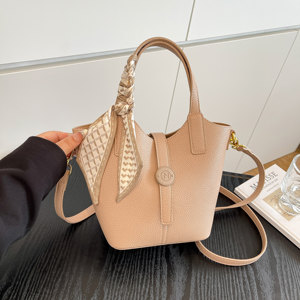 High-end niche design bag women's 2025 new super hot commuter vegetable basket bag versatile shoulder crossbody bag 
High-end niche design bag women's 2025 new super hot commuter vegetable basket bag versatile shoulder crossbody bag