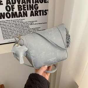 Summer small bag women's 2025 new Chinese style shell bag niche light luxury versatile one-shoulder crossbody bag 
Summer small bag women's 2025 new Chinese style shell bag niche light luxury versatile one-shoulder crossbody bag