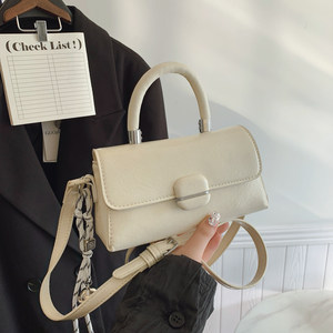 Super popular small bag women's 2025 new style niche style portable small square bag high-end versatile single shoulder crossbody bag 
Super popular small bag women's 2025 new style niche style portable small square bag high-end versatile single shoulder crossbody bag