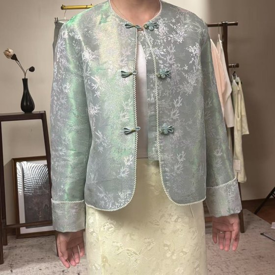 Li Dexi Song Jin Xinglin Spring Swallow Stripe Floating Bright Brocade 2025 Autumn New Chinese Style Daily Steel Print
Li Dexi Song Jin Xinglin Spring Swallow Stripe Floating Bright Brocade 2025 Autumn New Chinese Style Daily Steel Print