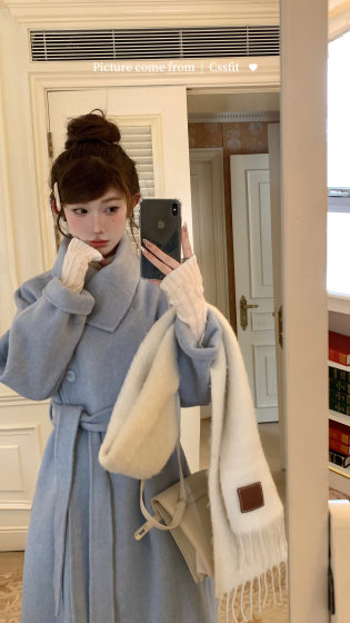 Chi umbrella Ginza daughter design high-quality mixed color blue wool double-sided wool coat women's long style
Chi umbrella Ginza daughter design high-quality mixed color blue wool double-sided wool coat women's long style