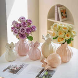 French-Style Cream Vase, High-End Flower Arrangement, Retro American-Style Rose, Living Room Flowers, Hydroponic Vase, Art Ornament French-Style Cream Vase, High-End Flower Arrangement, Retro American-Style Rose, Living Room Flowers, Hydroponic Vase, Art Ornament