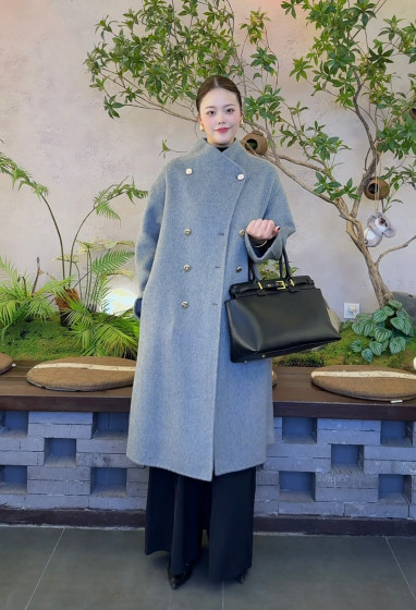 2025 autumn new stand collar double-sided wool coat for women's mid-length Korean loose slim wool coat
2025 autumn new stand collar double-sided wool coat for women's mid-length Korean loose slim wool coat