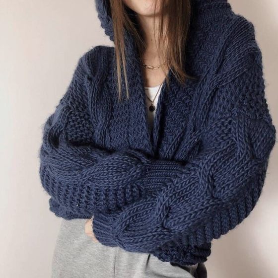 Heavy process thickened 100% cashmere hooded knitted cardigan for women in autumn and winter new loose short twist sweater jacket
Heavy process thickened 100% cashmere hooded knitted cardigan for women in autumn and winter new loose short twist sweater jacket