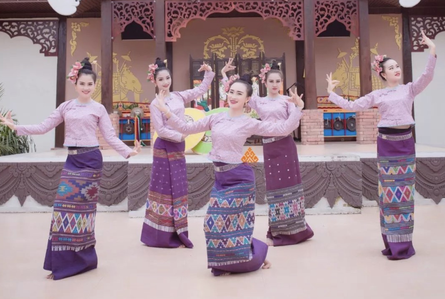 新款傣族女子群舞舞台舞蹈选什么牌子好 同款好推荐