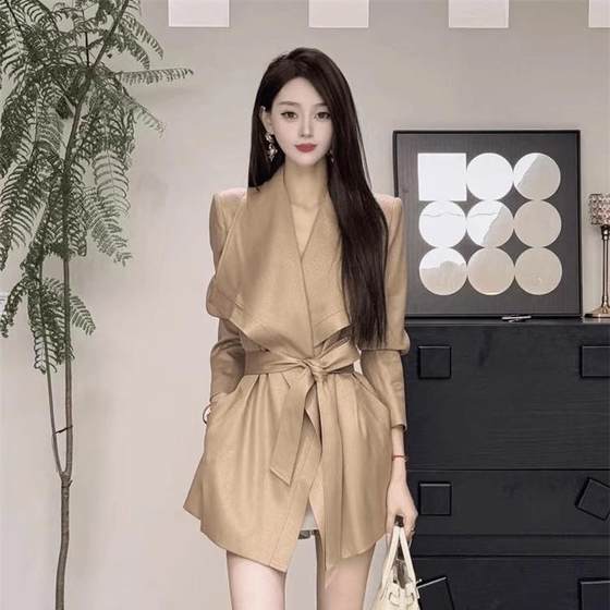 Korean professional temperament suit jacket female autumn new high -end trench coat casual loose and thin long sleeve suit
Korean professional temperament suit jacket female autumn new high -end trench coat casual loose and thin long sleeve suit