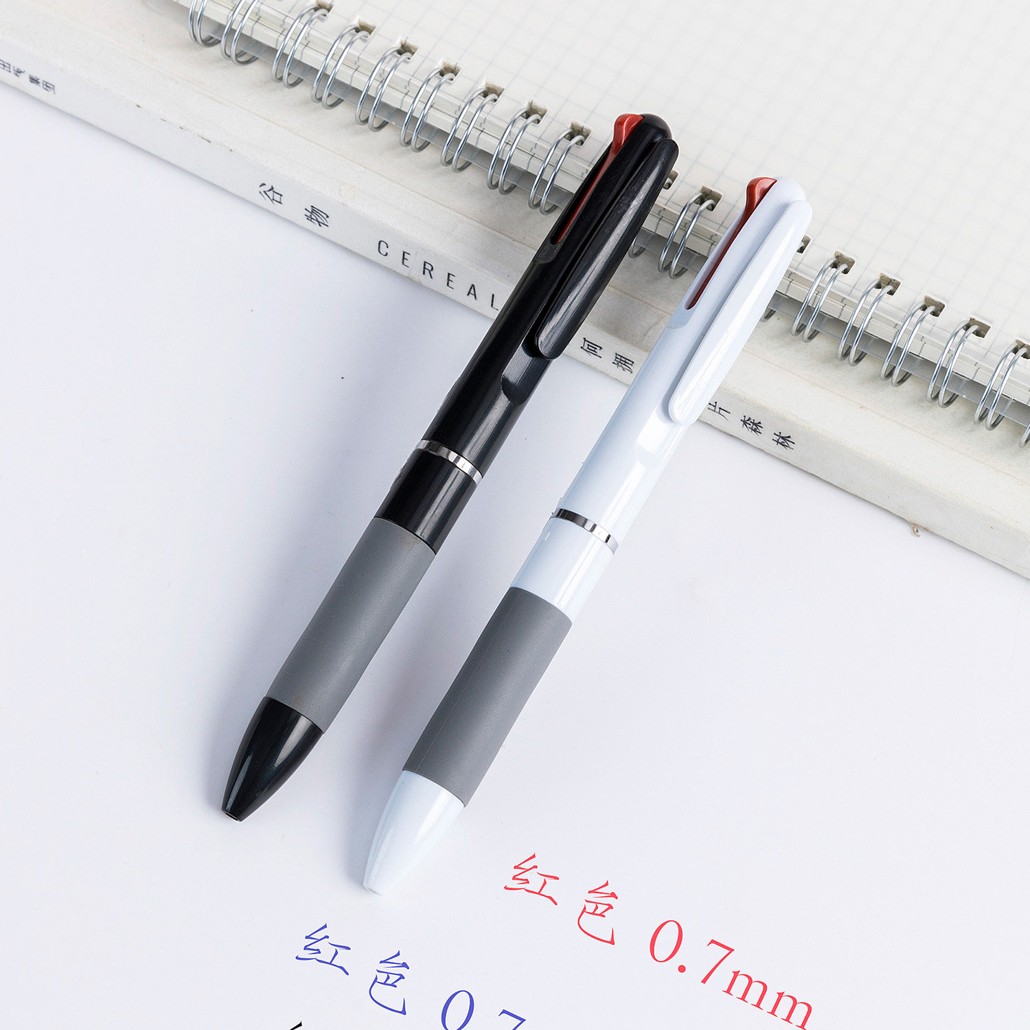 학생용 다기능 3색 원자다색펜, 3색 볼펜, 푸시버튼 3색 빨강, 파랑, 검정 유성펜-