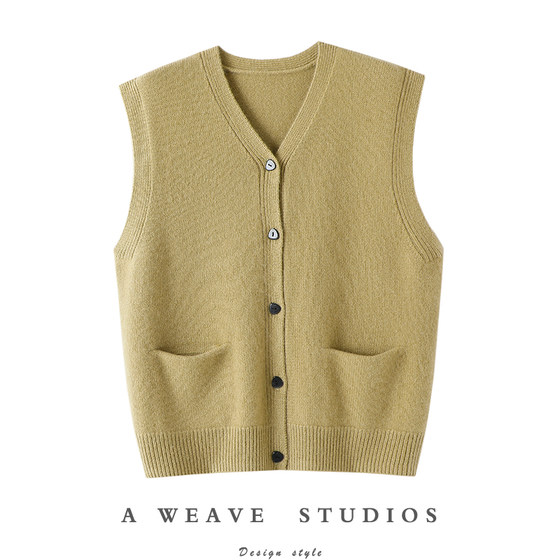 There is a kind of beauty called Bashi! V-neck thickened 100% pure cashmere cardigan for women's vest sweater knitted vest
There is a kind of beauty called Bashi! V-neck thickened 100% pure cashmere cardigan for women's vest sweater knitted vest