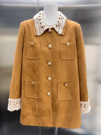 French retro heavy industry embroidered lapel mid-length windbreaker jacket for women early autumn small high-end coat
French retro heavy industry embroidered lapel mid-length windbreaker jacket for women early autumn small high-end coat
