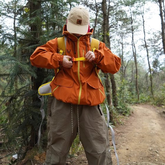 <Natural Revival> Mountain outdoor hiking mountaineering waterproof windbreaker jacket jacket same style for men and women <Natural Revival> Mountain outdoor hiking mountaineering waterproof windbreaker jacket jacket same style for men and women