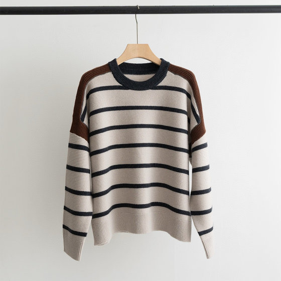 Rotary sleeve design autumn and winter women's round neck design striped pullover sweater
Rotary sleeve design autumn and winter women's round neck design striped pullover sweater
