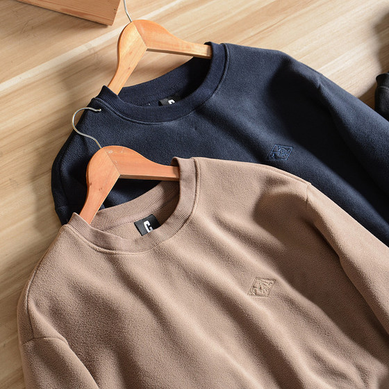 Men's outdoor mountain wear double-sided fleece windproof and warm loose round neck pullover sweater fleece
Men's outdoor mountain wear double-sided fleece windproof and warm loose round neck pullover sweater fleece