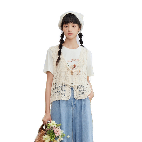 Zihan hollow knitted vest vest for women in summer new casual forest three-dimensional small flower loose lace-up horse clip
Zihan hollow knitted vest vest for women in summer new casual forest three-dimensional small flower loose lace-up horse clip