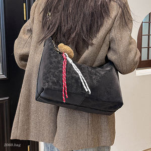 Korean fashion, exquisite, versatile, simple, foreign style, casual commuting, one-shoulder cross-body 2025 autumn and winter women's tote bag 
Korean fashion, exquisite, versatile, simple, foreign style, casual commuting, one-shoulder cross-body 2025 autumn and winter women's tote bag